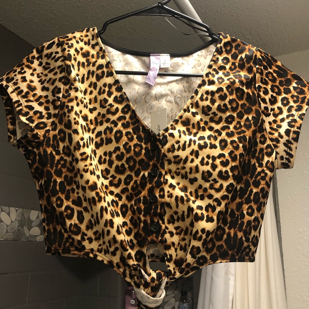Leopard crop top